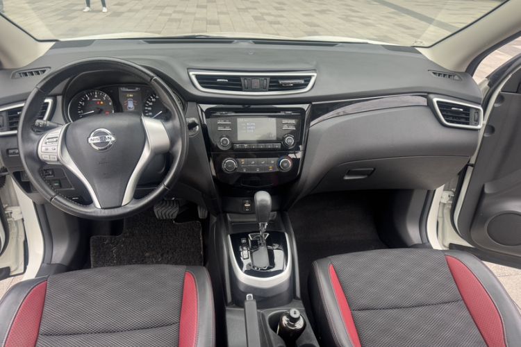 Used Nissan Qashqai 2016 2.0L CVT Luxury Edition Interior 1