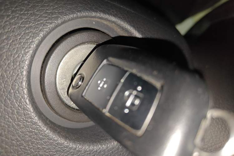 Used Nissan Qashqai 2016 2.0L CVT Elite Edition Interior 1