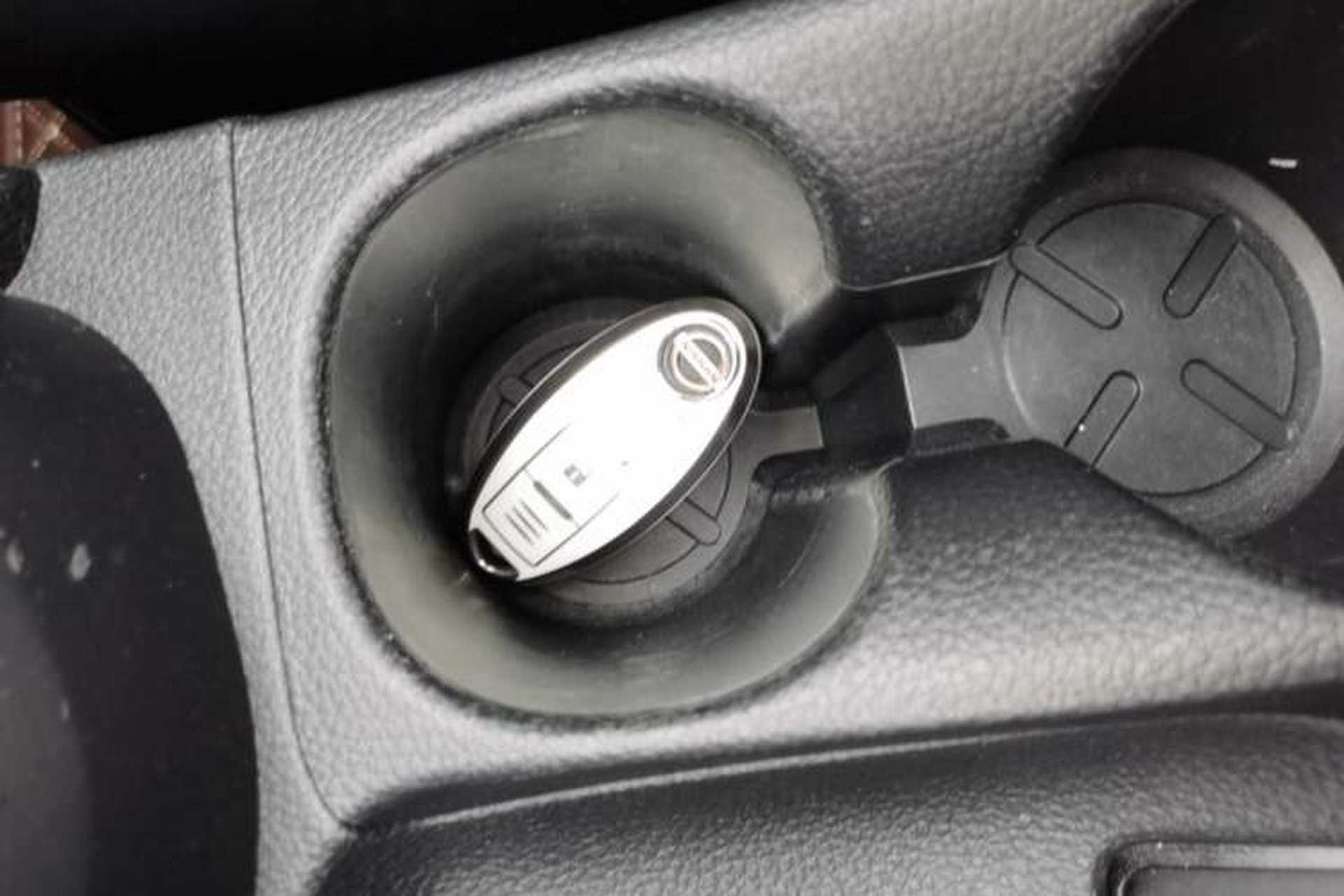 Used Nissan Qashqai 2016 2.0L CVT Luxury Edition Interior 1