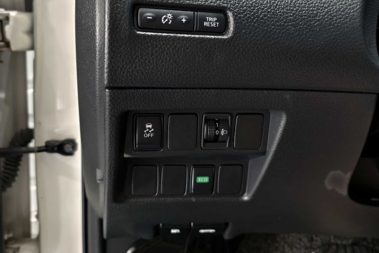 Used Nissan Qashqai 2016 2.0L CVT Luxury Edition Interior 10