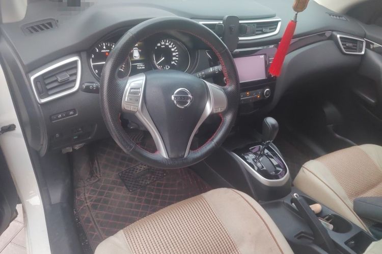 Used Nissan Qashqai 2016 2.0L CVT Leading Edition Interior 2