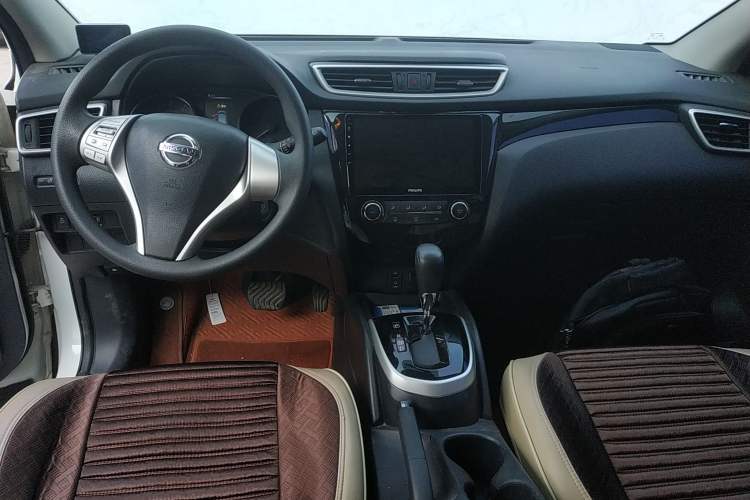 Used Nissan Qashqai 2016 2.0L CVT Elite Edition Interior 2