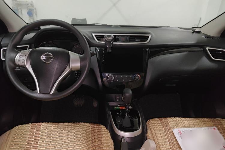 Used Nissan Qashqai 2016 2.0L CVT Elite Edition Interior 2