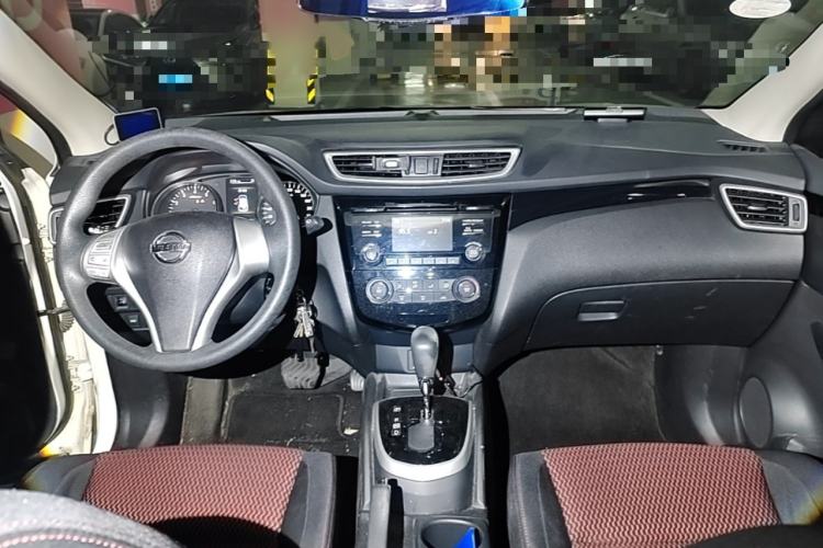Used Nissan Qashqai 2016 2.0L CVT Elite Edition Interior 2
