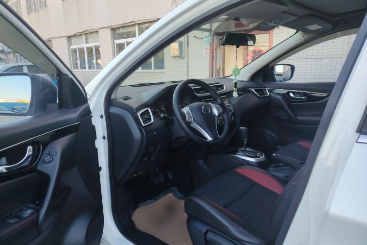 Used Nissan Qashqai 2016 2.0L CVT Luxury Edition Interior 2