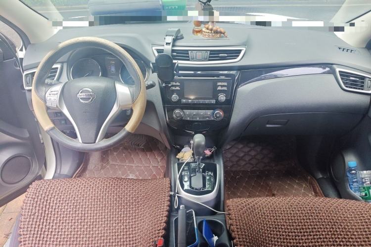 Used Nissan Qashqai 2016 2.0L CVT Elite Edition Interior 2