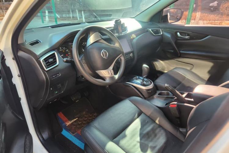 Used Nissan Qashqai 2016 2.0L CVT Elite Edition Interior 2