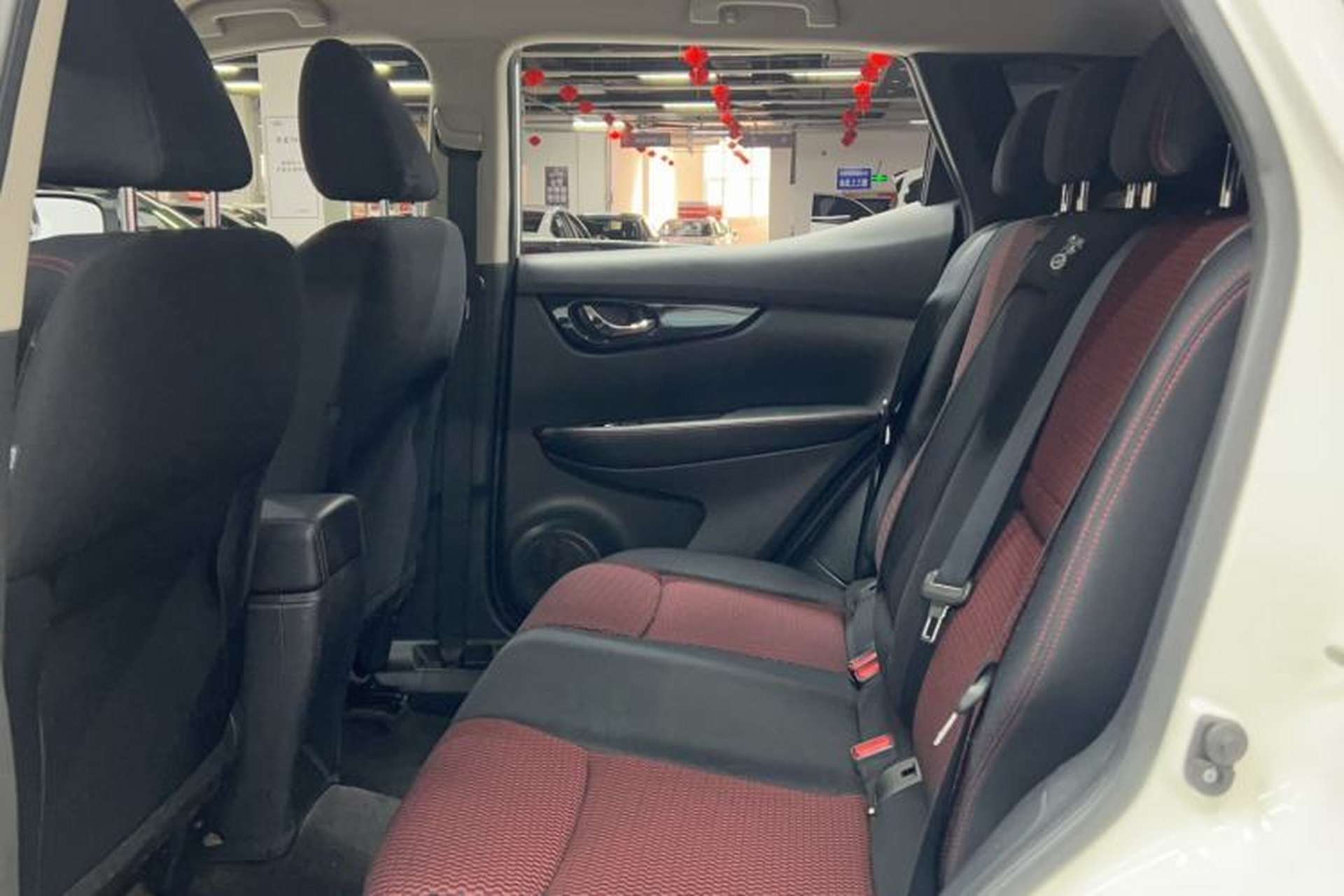 Used Nissan Qashqai 2016 2.0L CVT Elite Edition Interior 3