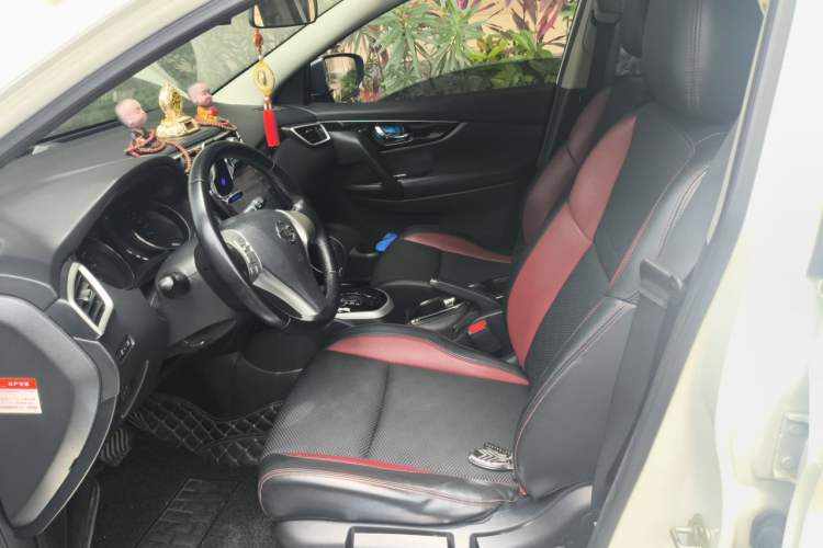 Used Nissan Qashqai 2016 2.0L CVT Luxury Edition Interior 3