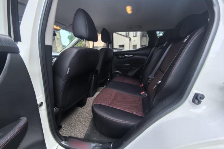 Used Nissan Qashqai 2016 2.0L CVT Elite Edition Interior 3