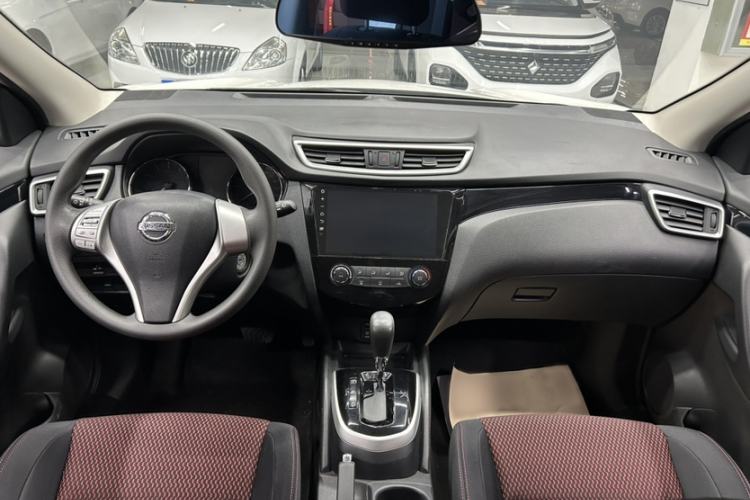 Used Nissan Qashqai 2016 2.0L CVT Elite Edition Interior 4