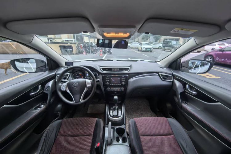 Used Nissan Qashqai 2016 2.0L CVT Elite Edition Interior 4