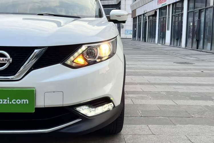 Used Nissan Qashqai 2016 2.0L CVT Luxury Edition Left Front Headlight