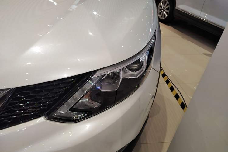 Used Nissan Qashqai 2016 2.0L CVT Luxury Edition Left Front Headlight