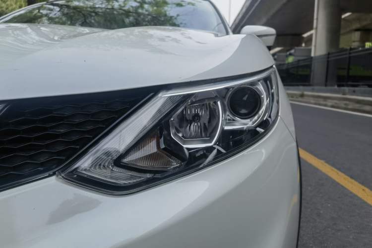 Used Nissan Qashqai 2016 2.0L CVT Luxury Edition Left Front Headlight