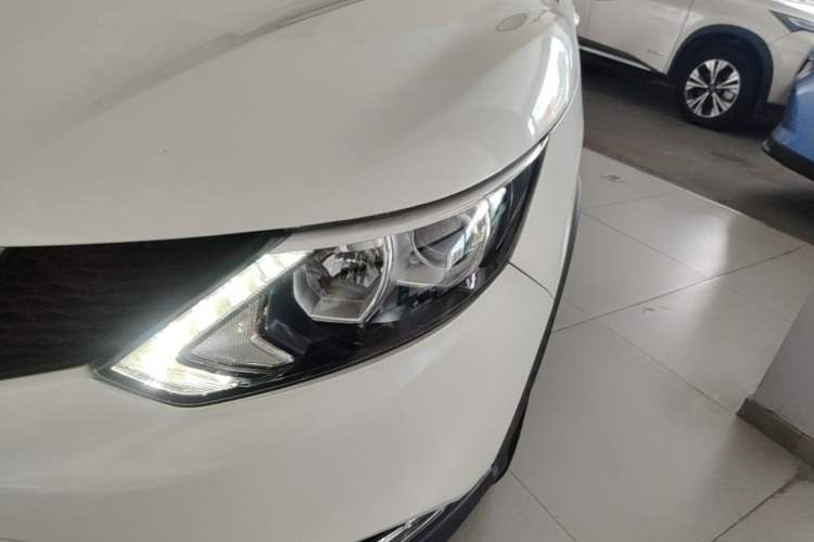 Used Nissan Qashqai 2016 2.0L CVT Elite Edition Left Front Headlight