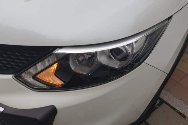 Used Nissan Qashqai 2016 2.0L CVT Luxury Edition Left Front Headlight