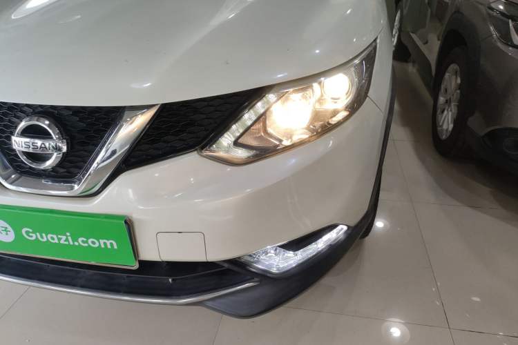 Used Nissan Qashqai 2016 2.0L CVT Elite Edition Left Front Headlight
