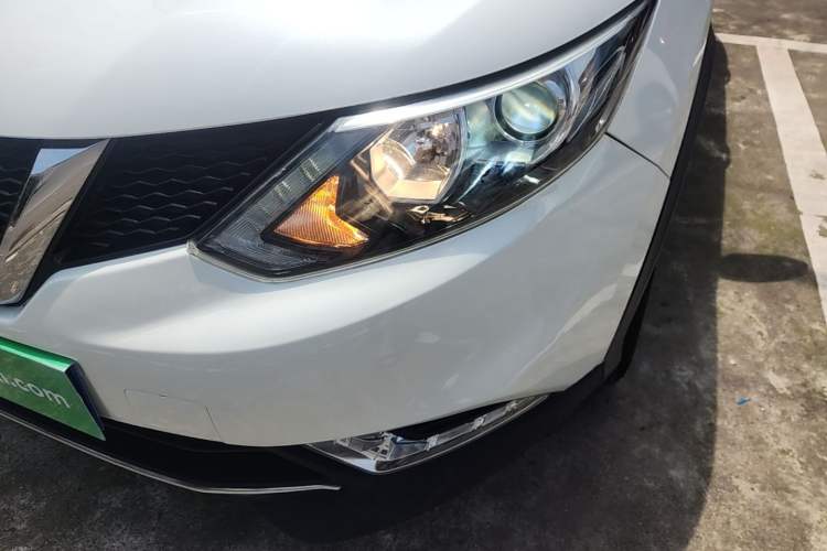 Used Nissan Qashqai 2016 2.0L CVT Luxury Edition Left Front Headlight