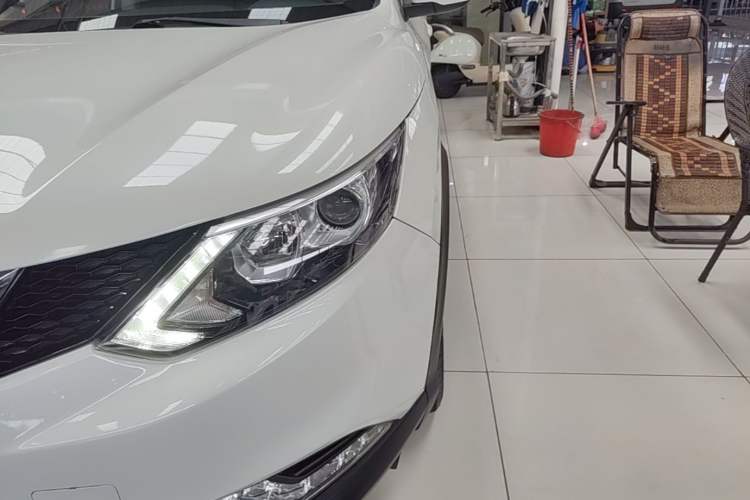 Used Nissan Qashqai 2016 2.0L CVT Elite Edition Left Front Headlight