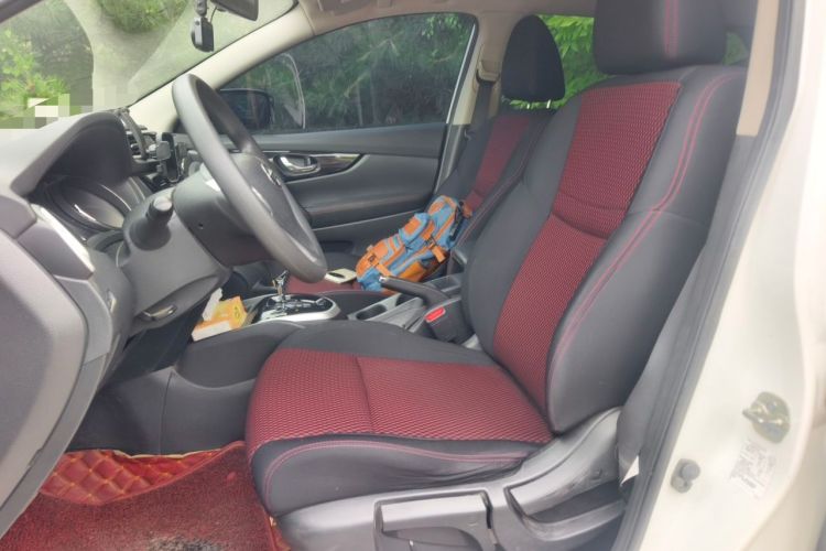 Used Nissan Qashqai 2016 2.0L CVT Elite Edition Left Front Seat
