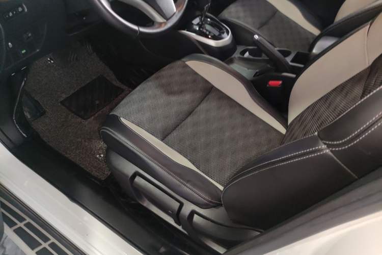 Used Nissan Qashqai 2016 2.0L CVT Luxury Edition Left Front Seat