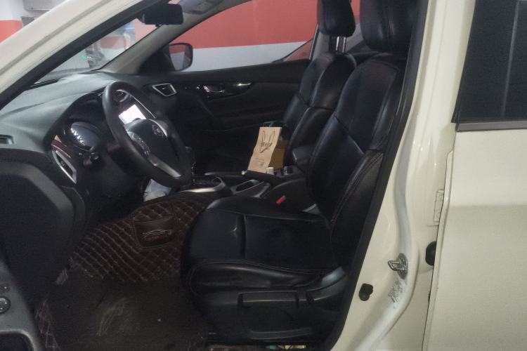 Used Nissan Qashqai 2016 2.0L CVT Elite Edition Left Front Seat