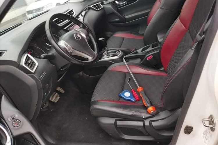 Used Nissan Qashqai 2016 2.0L CVT Luxury Edition Left Front Seat