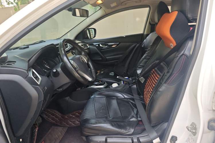 Used Nissan Qashqai 2016 2.0L CVT Elite Edition Left Front Seat