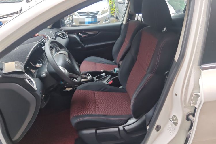Used Nissan Qashqai 2016 2.0L CVT Elite Edition Left Front Seat
