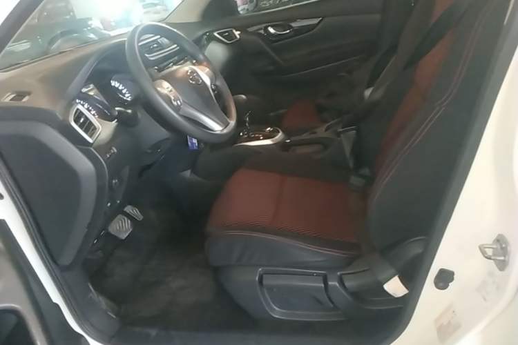 Used Nissan Qashqai 2016 2.0L CVT Elite Edition Left Front Seat