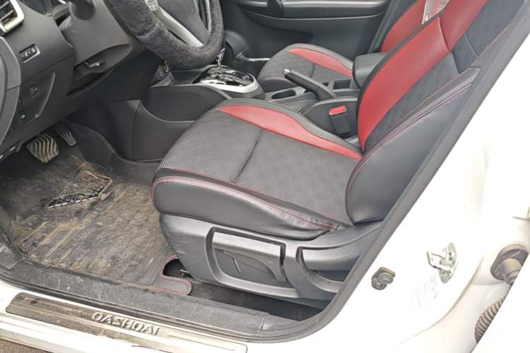 Used Nissan Qashqai 2016 2.0L CVT Luxury Edition Left Front Seat