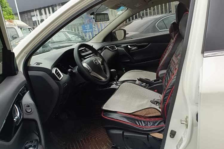Used Nissan Qashqai 2016 2.0L CVT Elite Edition Left Front Seat