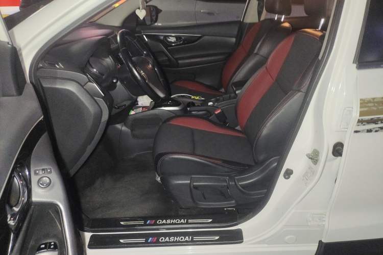 Used Nissan Qashqai 2016 2.0L CVT Luxury Edition Left Front Seat
