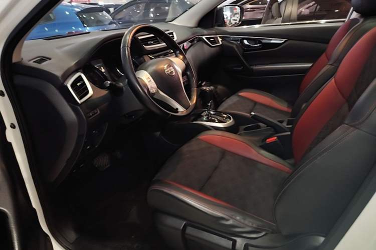 Used Nissan Qashqai 2016 2.0L CVT Luxury Edition Left Front Seat