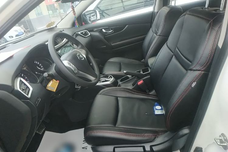 Used Nissan Qashqai 2016 2.0L CVT Elite Edition Left Front Seat