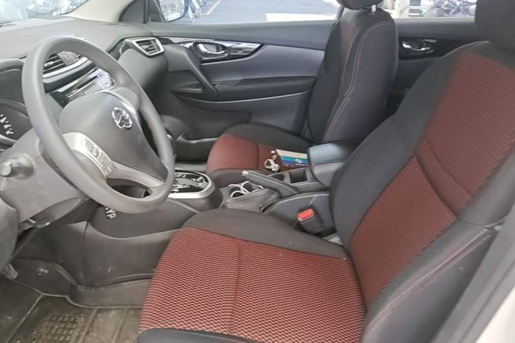 Used Nissan Qashqai 2016 2.0L CVT Elite Edition Left Front Seat