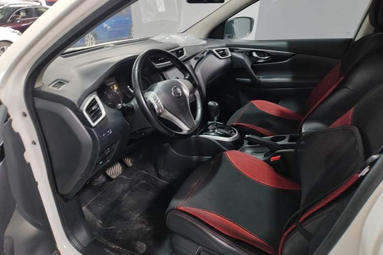 Used Nissan Qashqai 2016 2.0L CVT Luxury Edition Left Front Seat