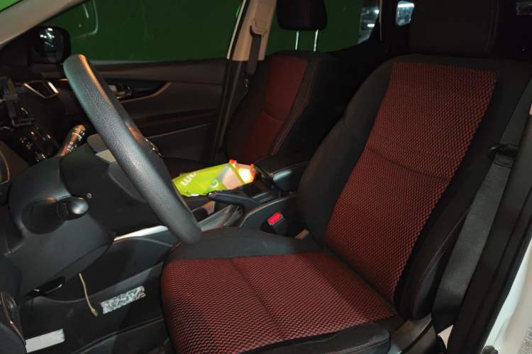 Used Nissan Qashqai 2016 2.0L CVT Elite Edition Left Front Seat