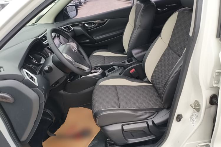 Used Nissan Qashqai 2016 2.0L CVT Luxury Edition Left Front Seat