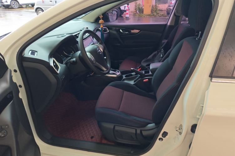 Used Nissan Qashqai 2016 2.0L CVT Elite Edition Left Front Seat