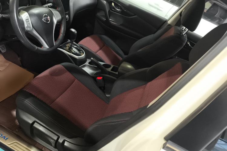 Used Nissan Qashqai 2016 2.0L CVT Elite Edition Left Front Seat