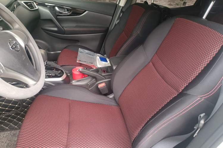 Used Nissan Qashqai 2016 2.0L CVT Elite Edition Left Front Seat