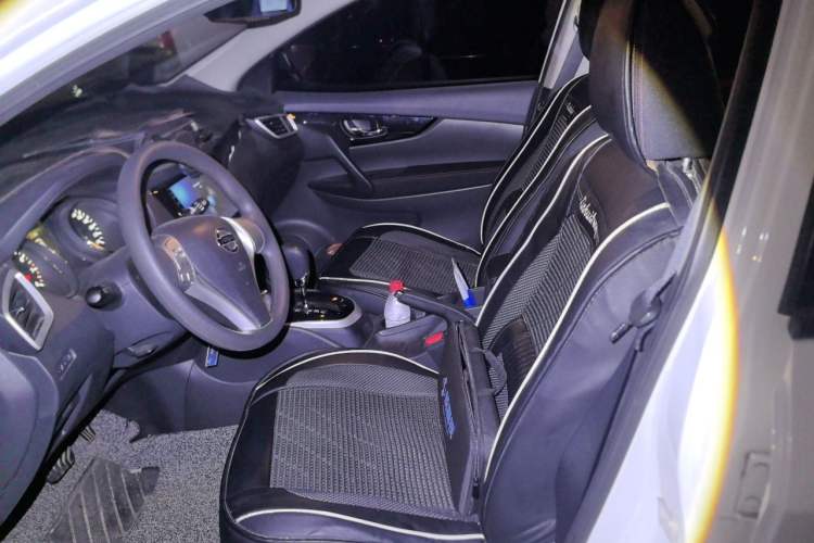 Used Nissan Qashqai 2016 2.0L CVT Elite Edition Left Front Seat