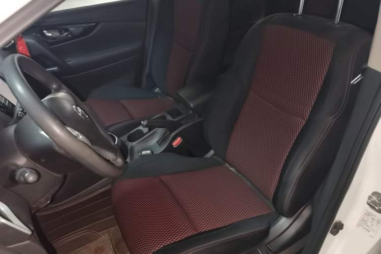 Used Nissan Qashqai 2016 2.0L CVT Elite Edition Left Front Seat