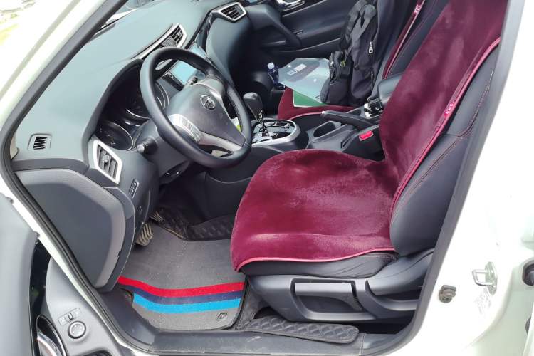 Used Nissan Qashqai 2016 2.0L CVT Elite Edition Left Front Seat