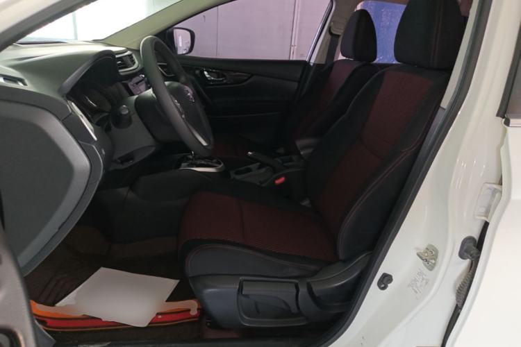 Used Nissan Qashqai 2016 2.0L CVT Elite Edition Left Front Seat
