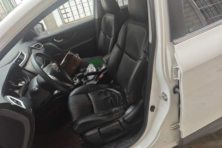 Used Nissan Qashqai 2016 2.0L CVT Elite Edition Left Front Seat