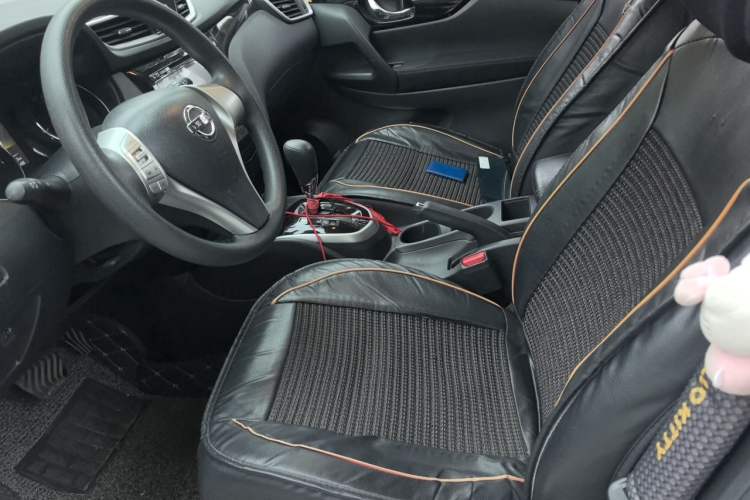 Used Nissan Qashqai 2016 2.0L CVT Elite Edition Left Front Seat