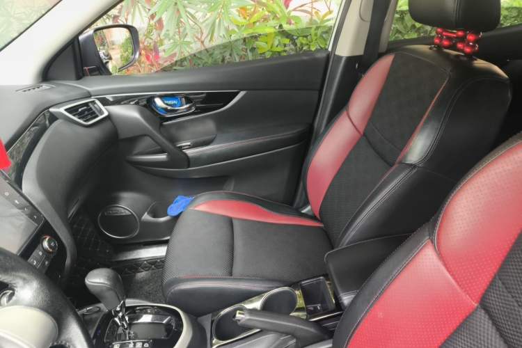 Used Nissan Qashqai 2016 2.0L CVT Luxury Edition Left Front Seat